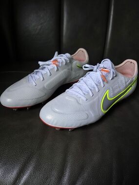 Nike Tiempo Elite Soccer Cleats - mens size 12